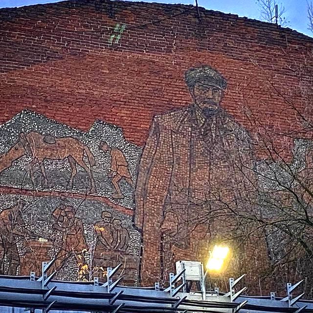 Изучаем историю города с новой картой от урбанистов «Владимир Будущего». Мозаики для ваших ню-фотосессий внутри!