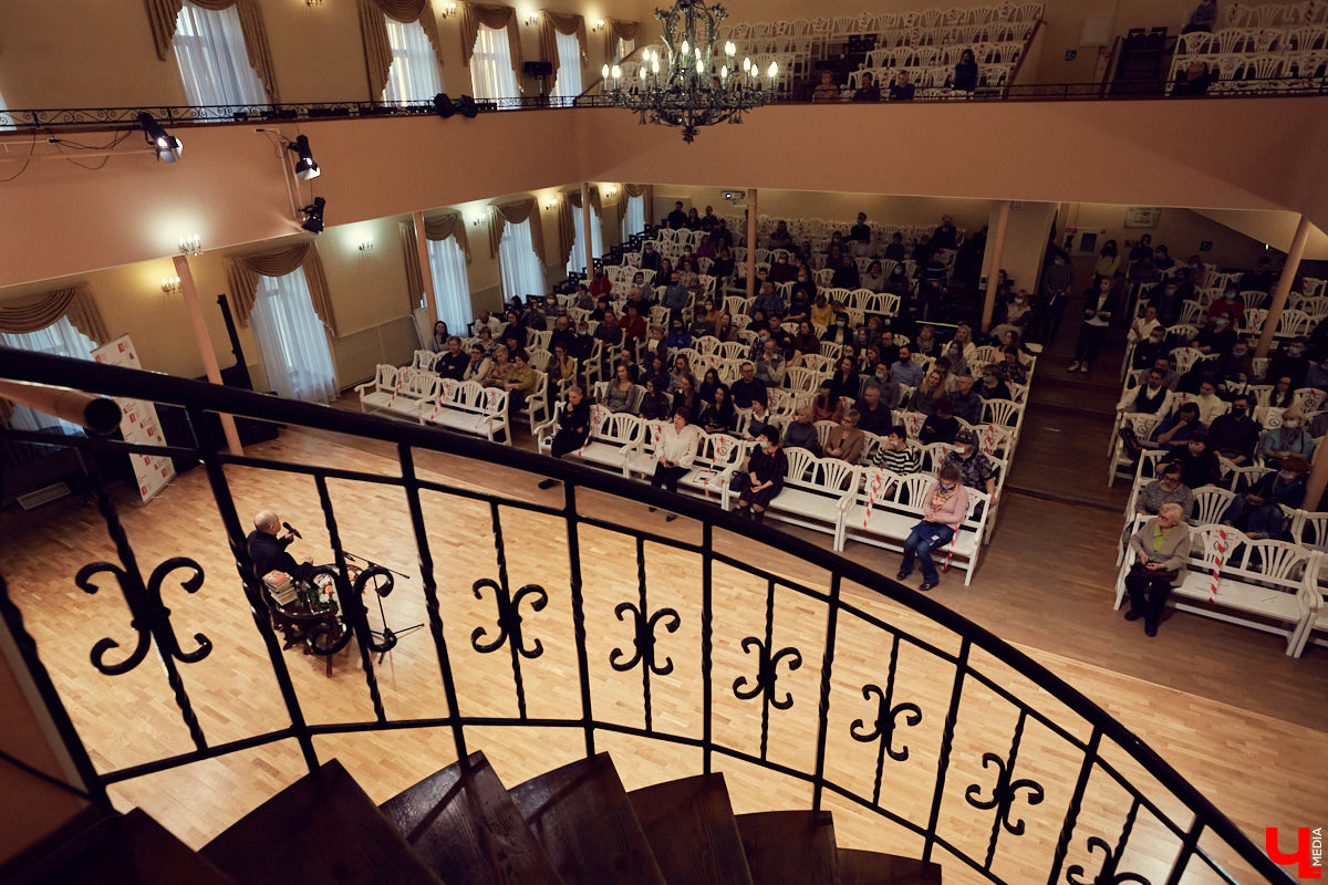 Писатель Алексей Иванов презентовал во Владимире свою книгу «Тени тевтонов» и поделился деталями новой нон-фикшн истории с сюжетами о судоходстве по Клязьме.