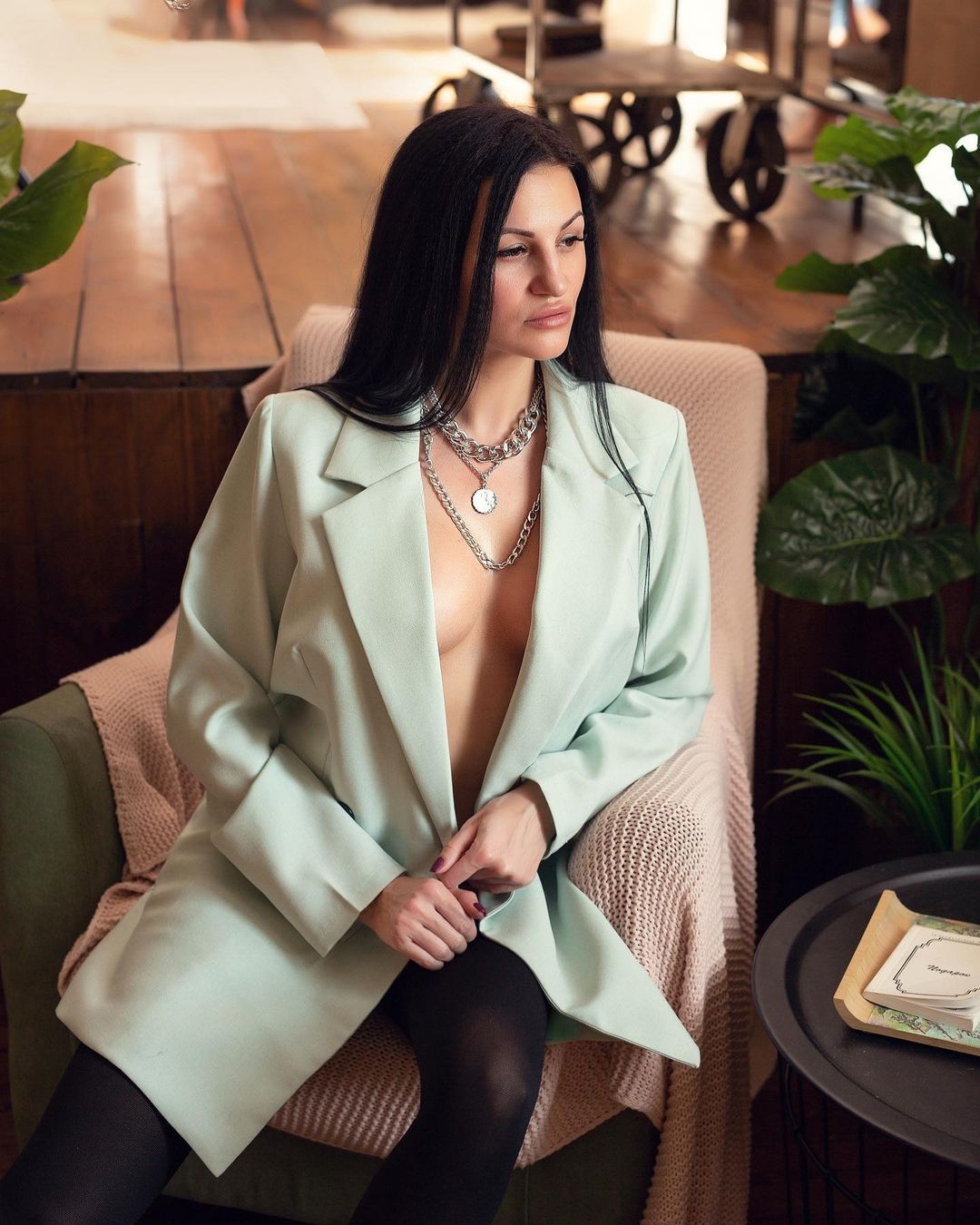 «Лечь под нож» — звучит страшно! А каково отправиться на пластическую операцию? Об этом рассказали владимирцы, которые решились на кардинальные перемены в своей жизни.