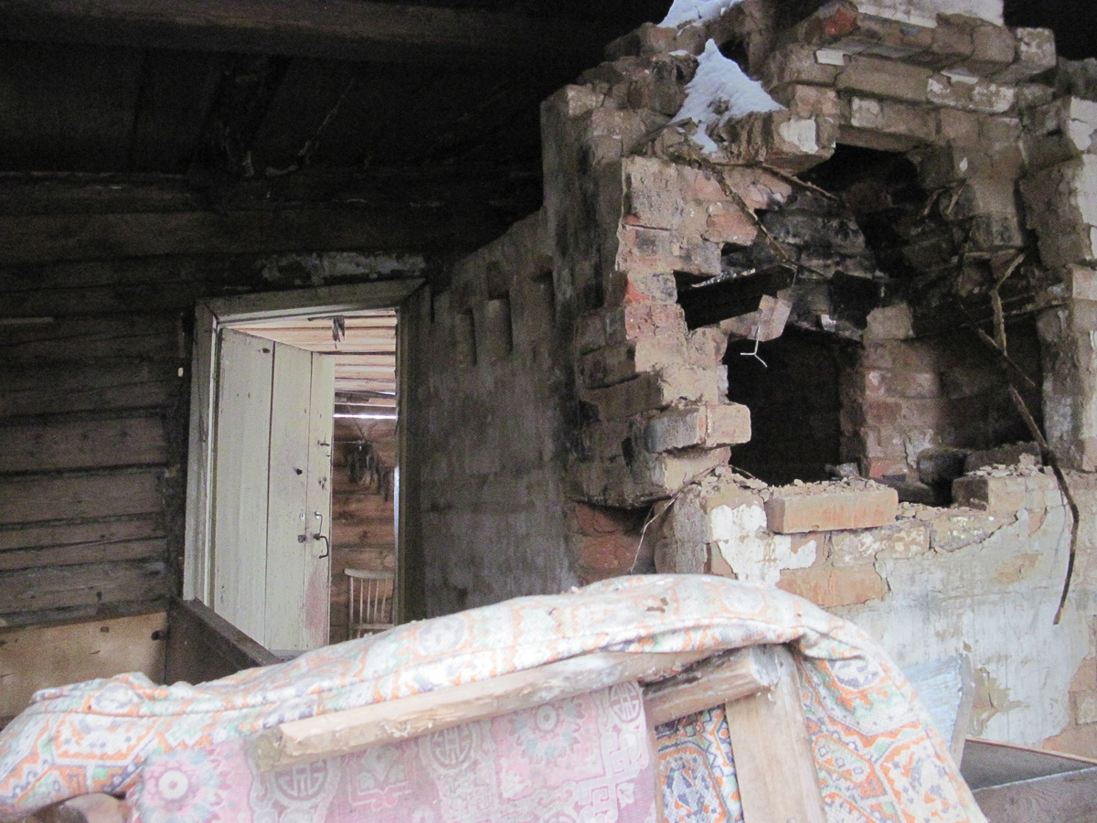 Фотограф Игорь Федоров недавно побывал в заброшенной деревне Сувориха Ковровского района. Снимками из этого необычного места он поделился с нами.