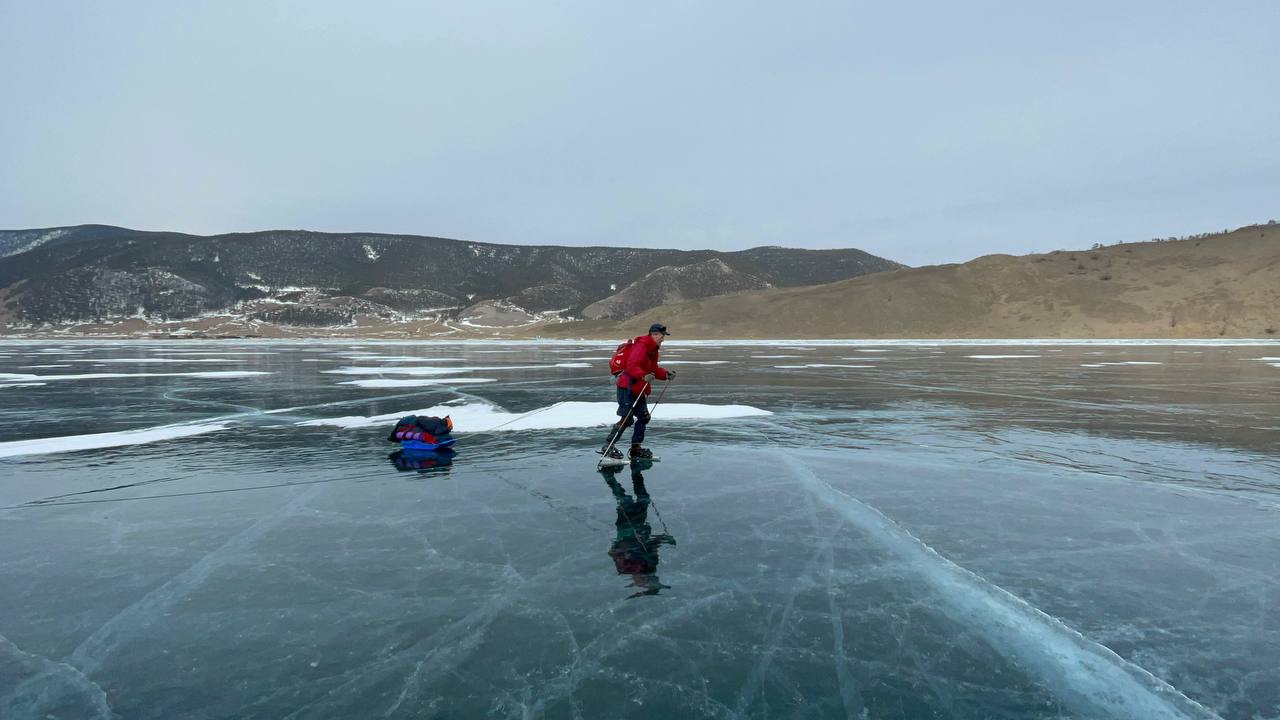 Смастерить коньки и исполнить давнюю мечту. Виталий Кепин рассказывает истории о сложном Байкале, по которому проехал 250 километров.