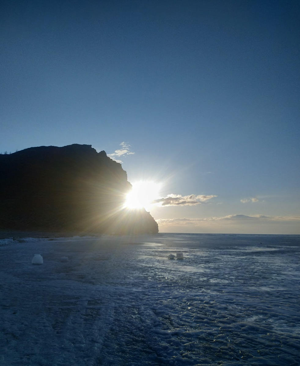 Смастерить коньки и исполнить давнюю мечту. Виталий Кепин рассказывает истории о сложном Байкале, по которому проехал 250 километров.