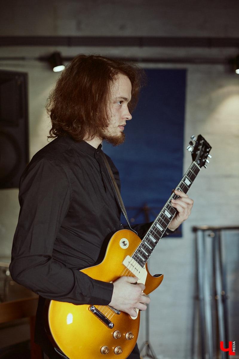 Знакомимся с молодыми владимирскими музыкантами, которые создают школьный поп-панк и называют себя «шляпой».