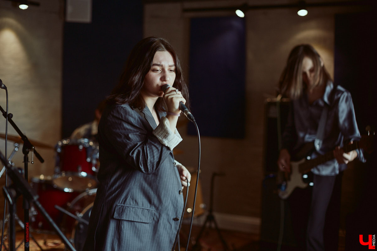 Знакомимся с молодыми владимирскими музыкантами, которые создают школьный поп-панк и называют себя «шляпой».