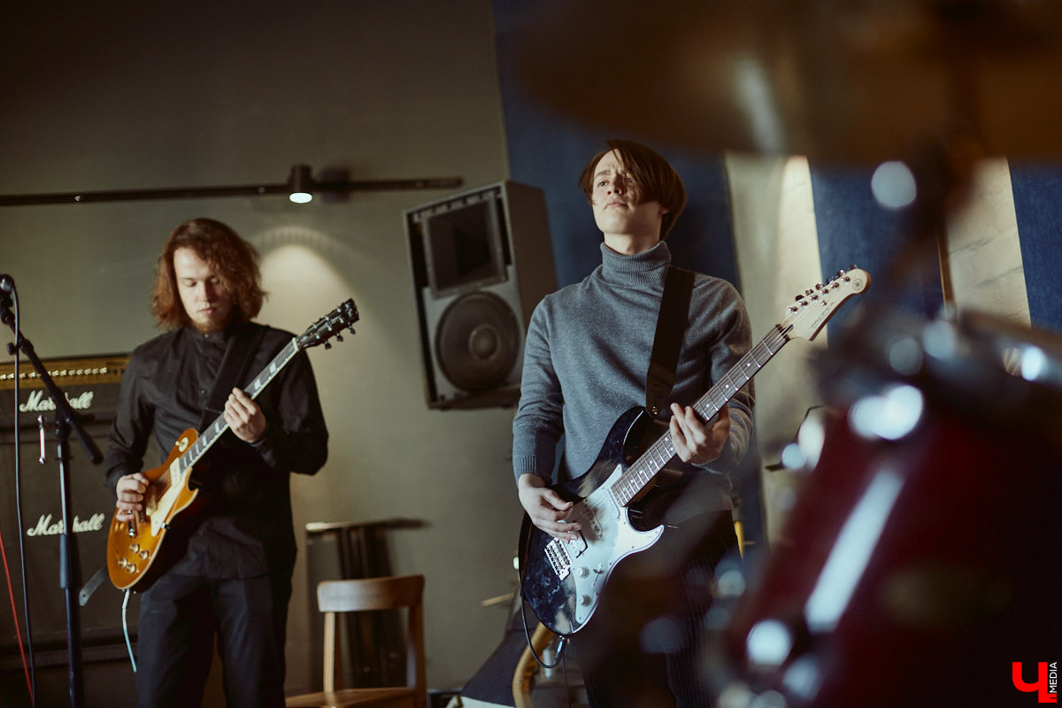 Знакомимся с молодыми владимирскими музыкантами, которые создают школьный поп-панк и называют себя «шляпой».