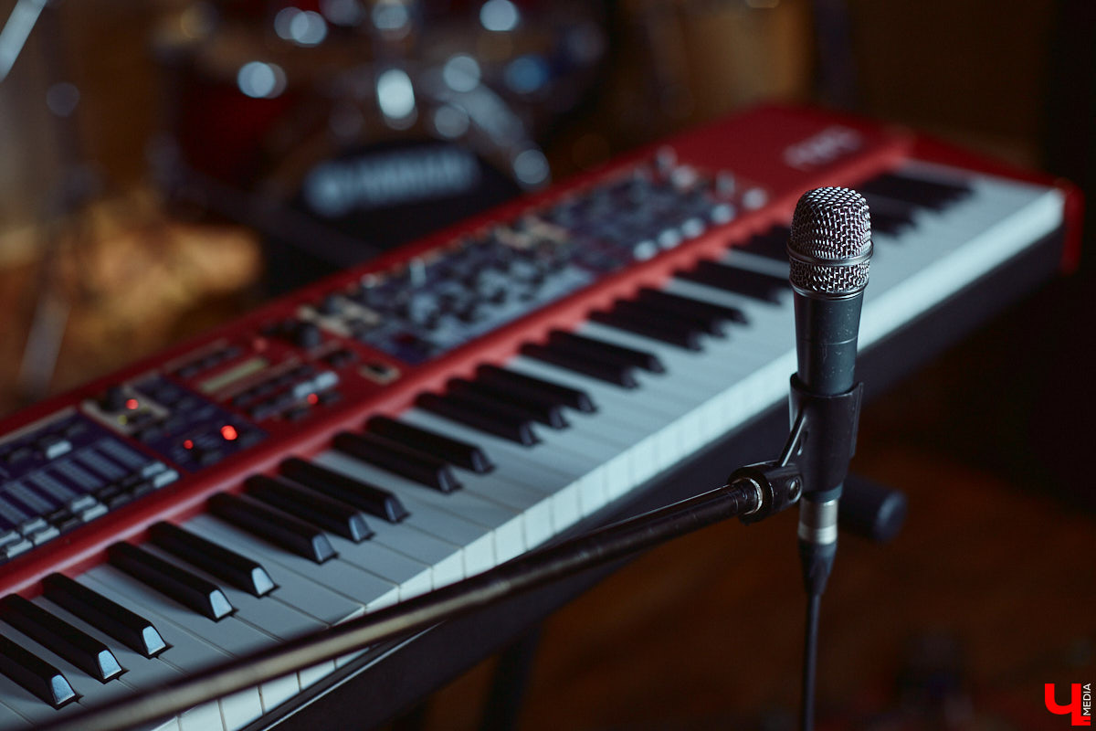 Знакомимся с молодыми владимирскими музыкантами, которые создают школьный поп-панк и называют себя «шляпой».