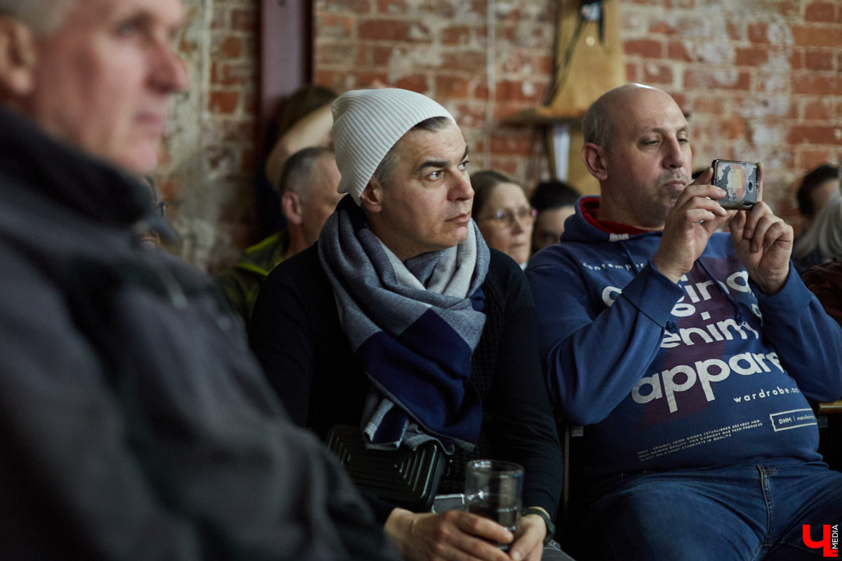 Во Владимире прошла встреча с Натальей Ударцевой. Эксперт рассказала о тенденциях современной фотографии и возможности побороться за победу на Всероссийском конкурсе «Молодые фотографы России».