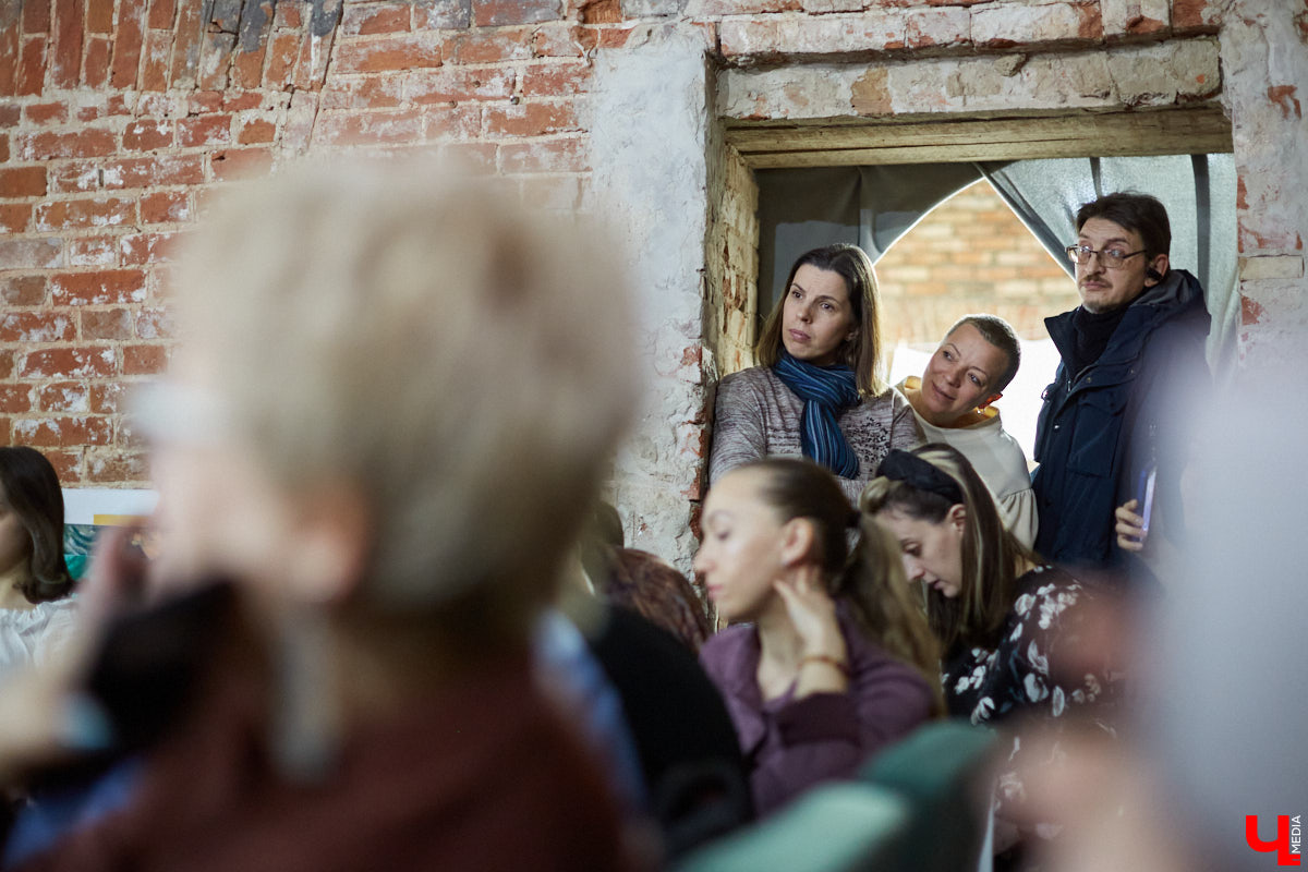 Во Владимире прошла встреча с Натальей Ударцевой. Эксперт рассказала о тенденциях современной фотографии и возможности побороться за победу на Всероссийском конкурсе «Молодые фотографы России».