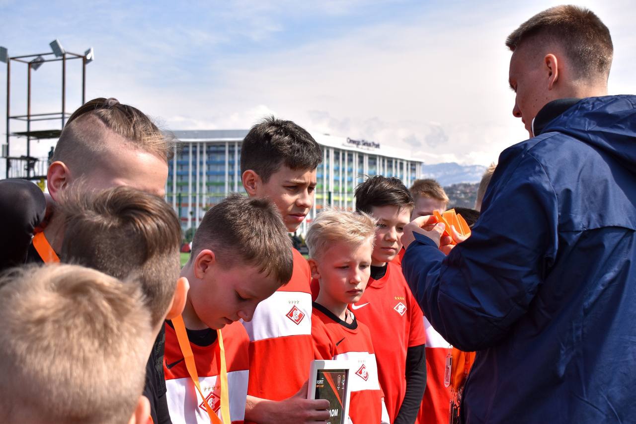 Молодежка владимирского «Спартака» впервые оказалась на серьезных соревнованиях и выступила достойно. Рассказываем, как это было.