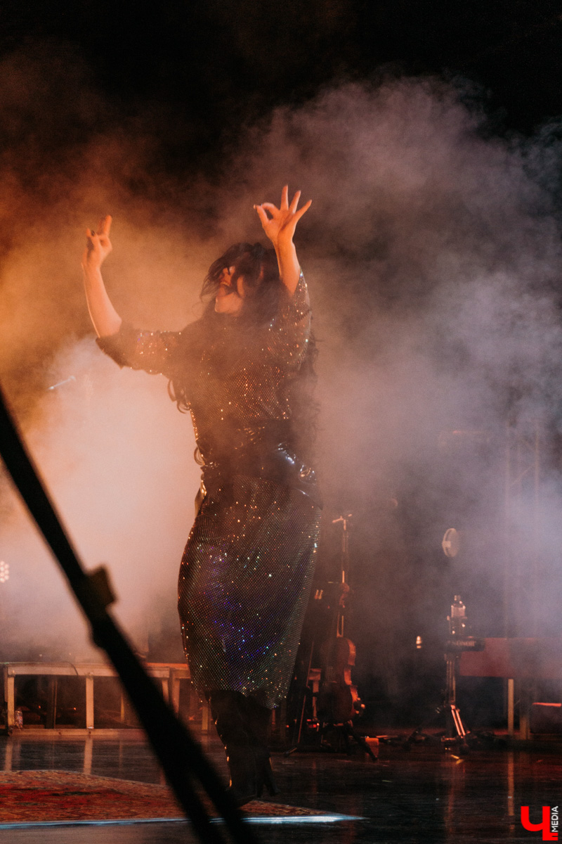 После странной истории с прошлым концертом во Владимире The Hаtters наконец-то вернулись! Наслаждаемся джипси-роком на фотоснимках и предполагаем, появится ли хор владимирских слушателей в новом треке петербургских музыкантов.