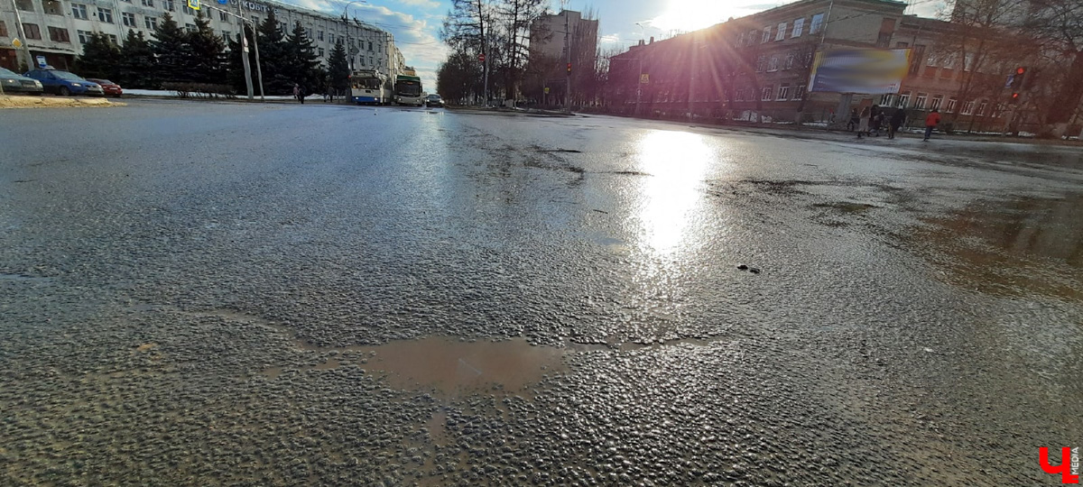 Дороги чинят ежегодно. А «приживается» ли асфальт? Оценили улицы, которые обновляли в 2020-м.