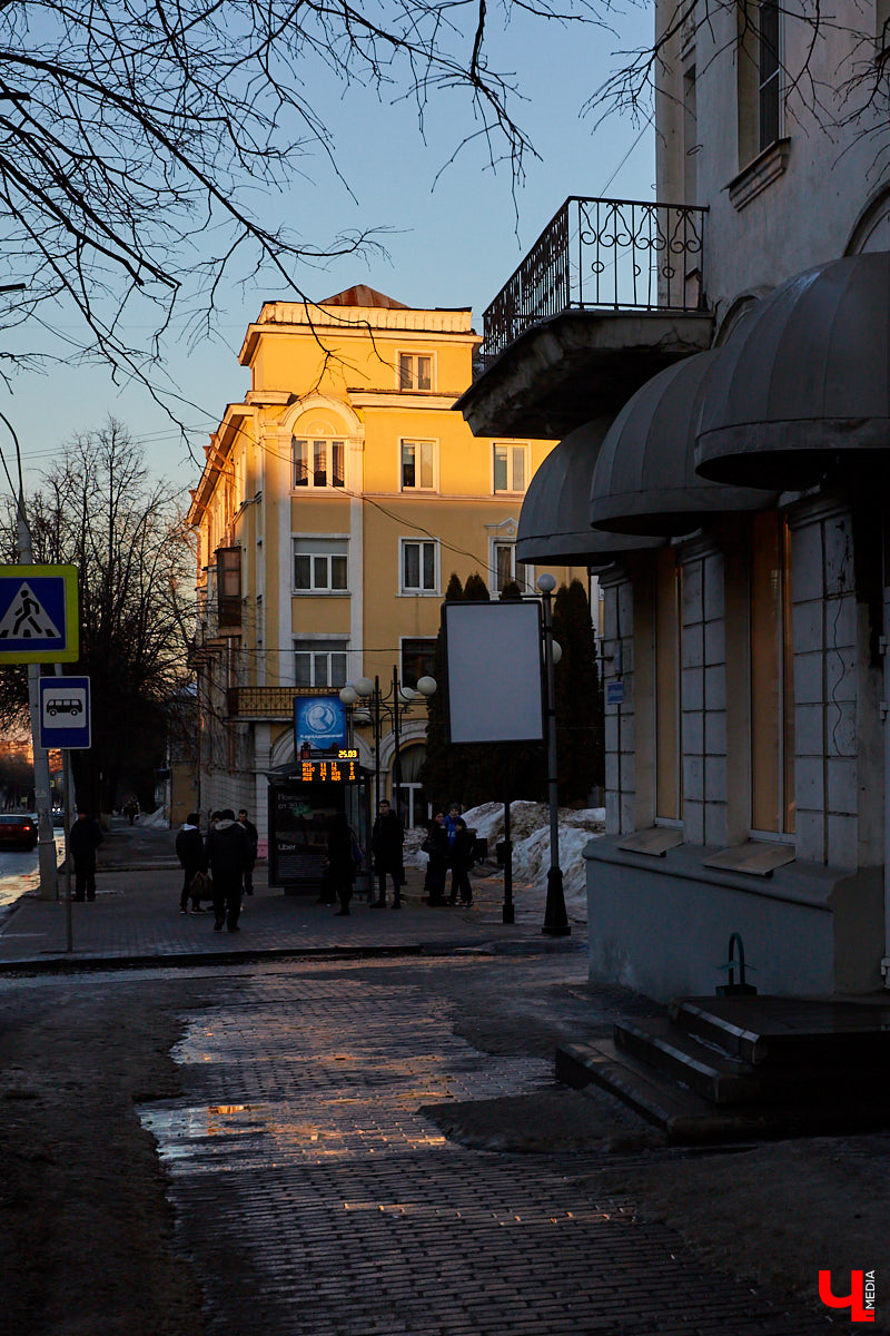 Вдохновились лекцией члена Союза архитекторов России Людмилы Басмановой и сделали подборку владимирских зданий в стиле советского классицизма.