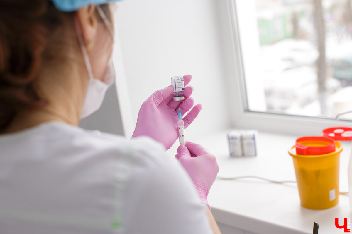 Владимирцы, сделавшие прививку от коронавируса, поделились опытом. Были ли побочки? Есть ли эффект? Насколько хорошо все организовано? Реальный опыт реальных людей порой нагляднее статистики.