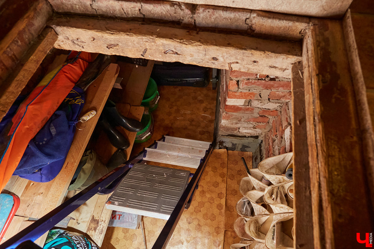 Не знали, что во Владимире есть такие старинные жилые здания? Мы тоже были удивлены, а потому с удовольствием отправились в гости в просторную двухкомнатную квартиру, история которой ведется с 1889 года.