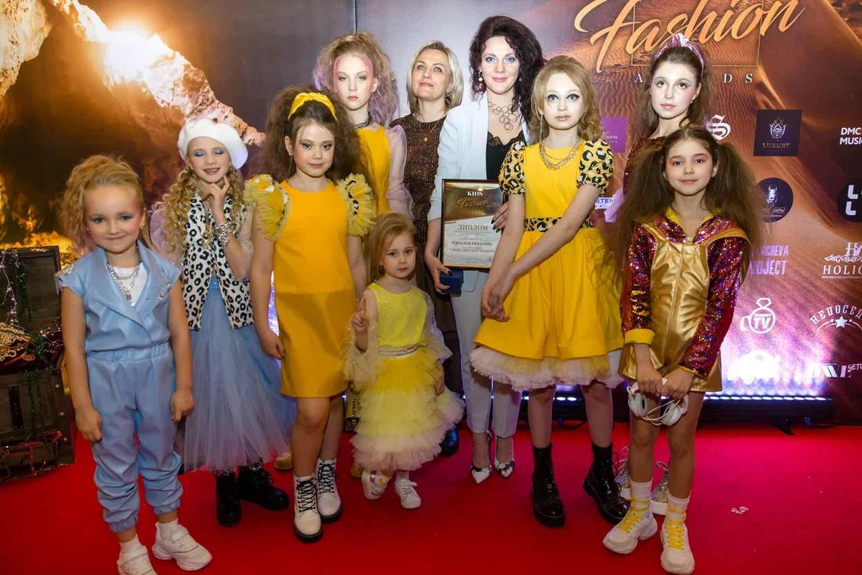 Владимирский дизайнер Наталья Рязанова завоевала победу в номинации «Самая смелая коллекция» на ежегодной национальной премии «KIDS FASHION AWARDS».