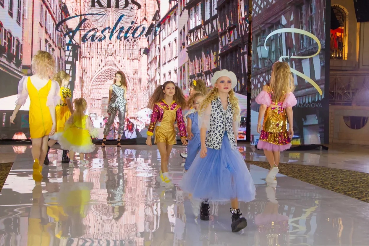 Владимирский дизайнер Наталья Рязанова завоевала победу в номинации «Самая смелая коллекция» на ежегодной национальной премии «KIDS FASHION AWARDS».