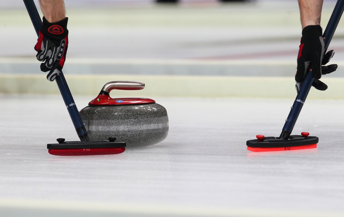 Во Владимирской области «поселится» новый для наших широт вид спорта — кёрлинг. Центром притяжения будущих чемпионов по «метанию камней» станет город Муром.