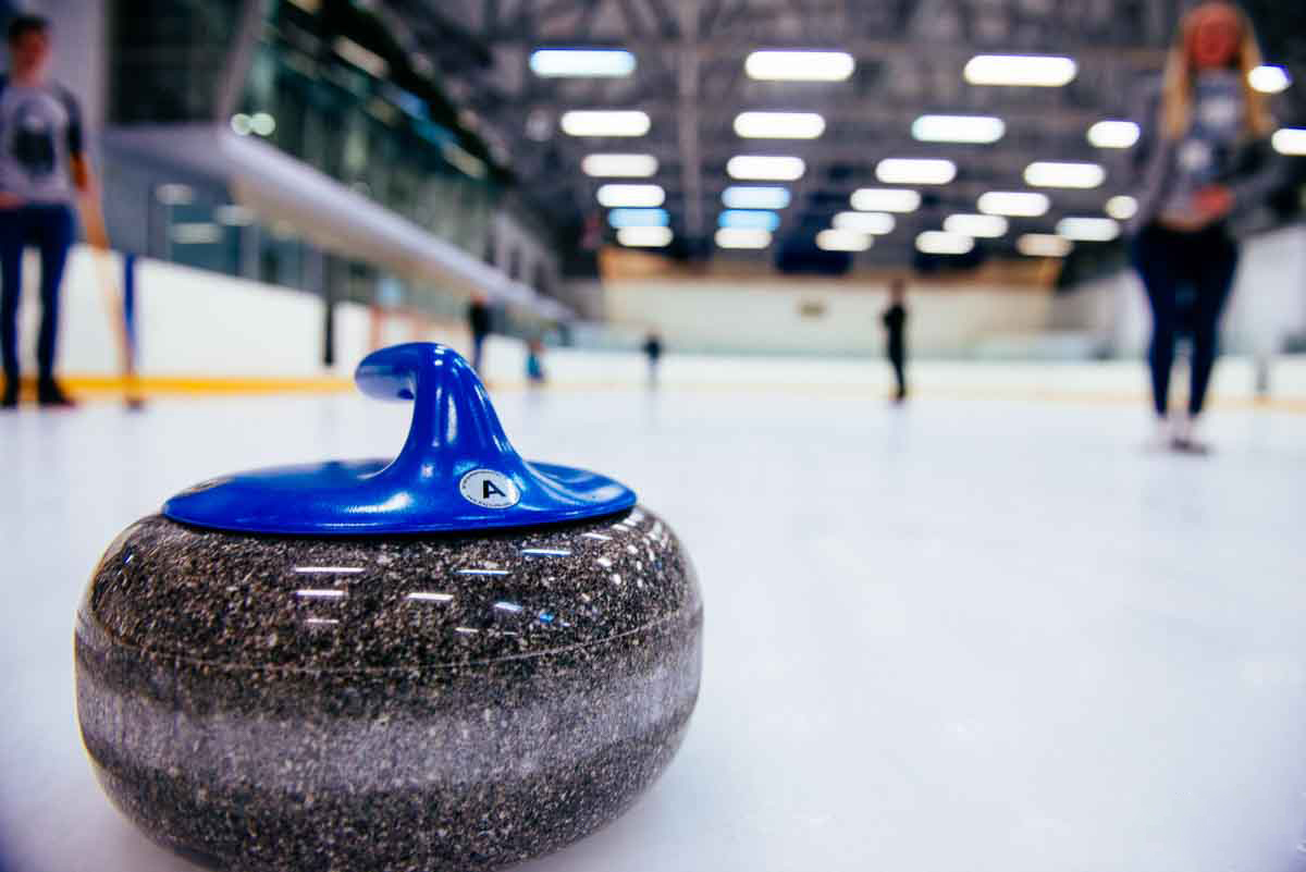 Во Владимирской области «поселится» новый для наших широт вид спорта — кёрлинг. Центром притяжения будущих чемпионов по «метанию камней» станет город Муром.