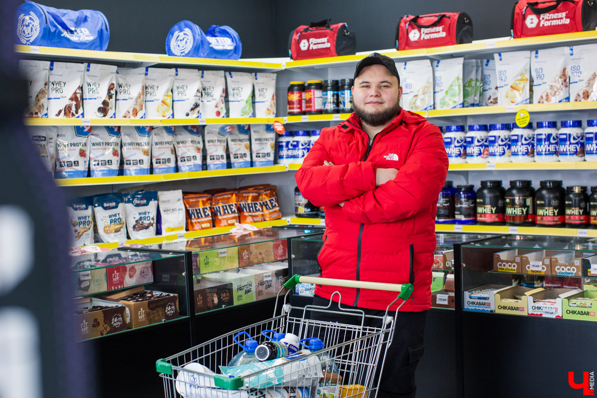 Магазин спортивного питания «NRG» решил провести на новом работнике необычный эксперимент. Андрея отдали в руки тренеров и нутрициологов, провели необходимые исследования, после чего сказали: «Худей!» и запустили реалити-шоу на Youtube