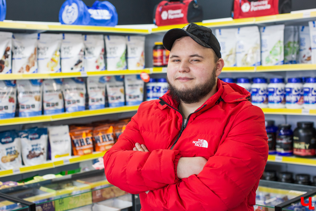 Магазин спортивного питания «NRG» решил провести на новом работнике необычный эксперимент. Андрея отдали в руки тренеров и нутрициологов, провели необходимые исследования, после чего сказали: «Худей!» и запустили реалити-шоу на Youtube