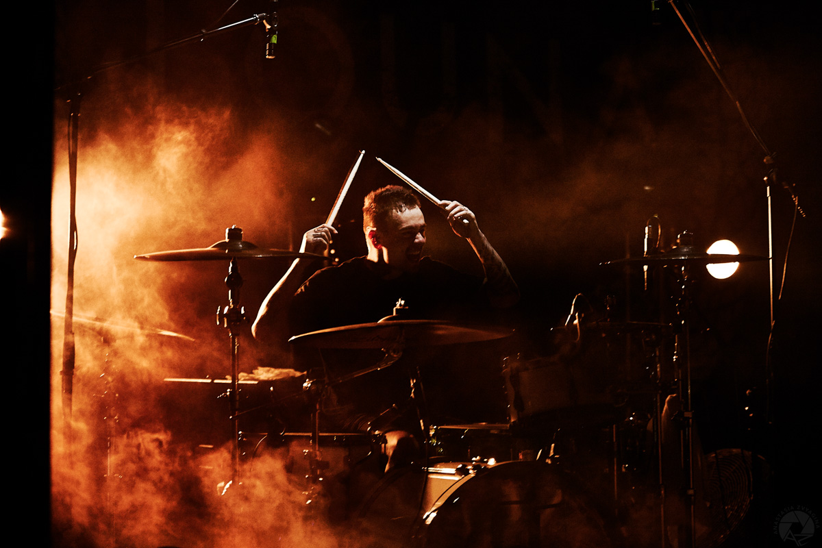 8 апреля стены владимирского Art Hall сотрясли звуки истинного альтернативного рока. Главным «виновником» этого стала группа LOUNA.