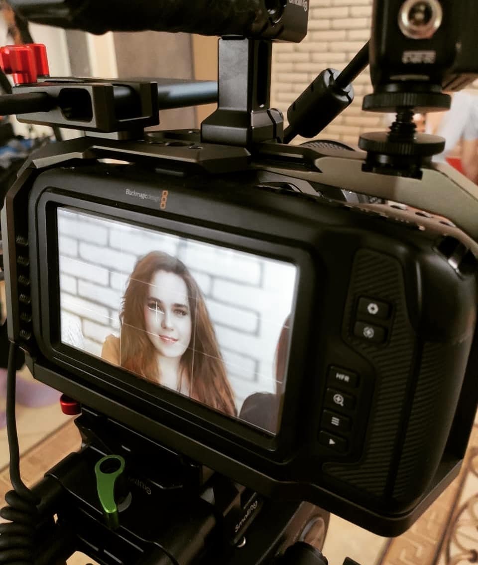 Сестры Каратыгины снова на связи! Узнаем, чего ждать от фильма «Выпьем за любовь» — аналога популярного реалити «Холостяк».