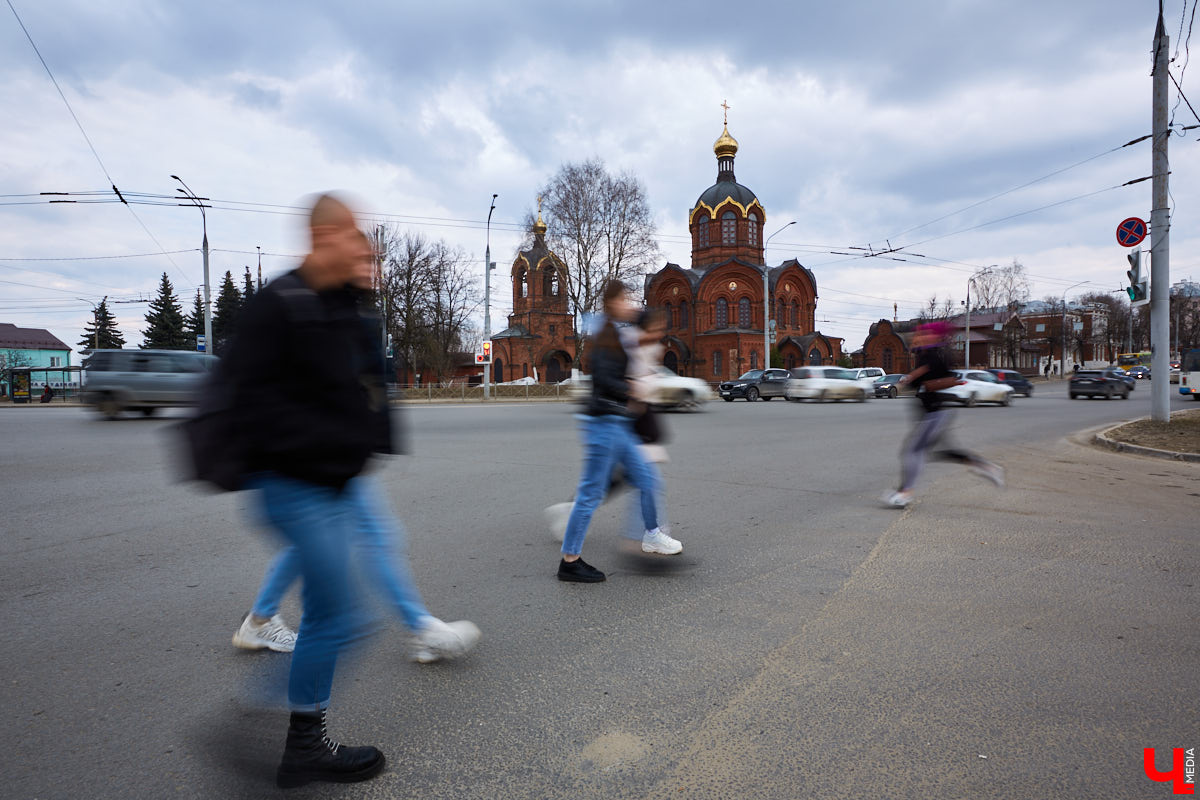 Немногочисленная, но такая яркая эклектика в архитектуре Владимира: топ-3 главных образца 19-го века и их отличительные особенности озвучила член Союза архитекторов России Людмила Басманова.