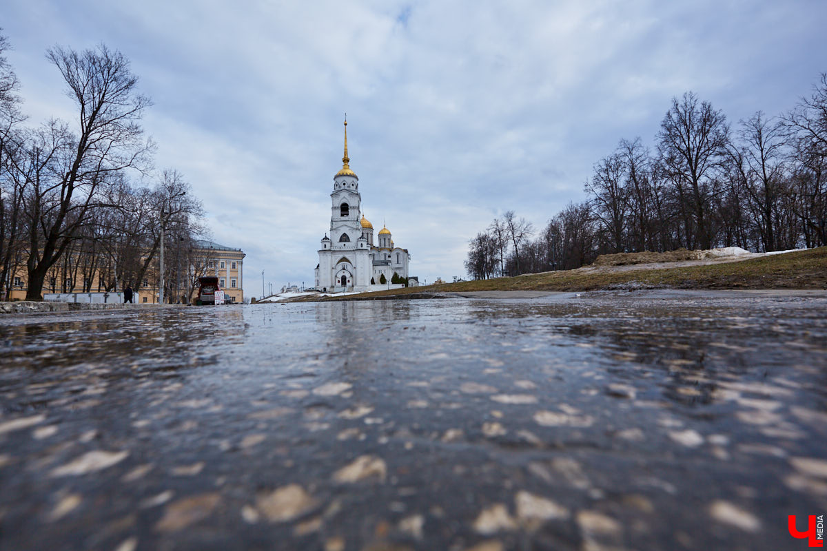 Немногочисленная, но такая яркая эклектика в архитектуре Владимира: топ-3 главных образца 19-го века и их отличительные особенности озвучила член Союза архитекторов России Людмила Басманова.