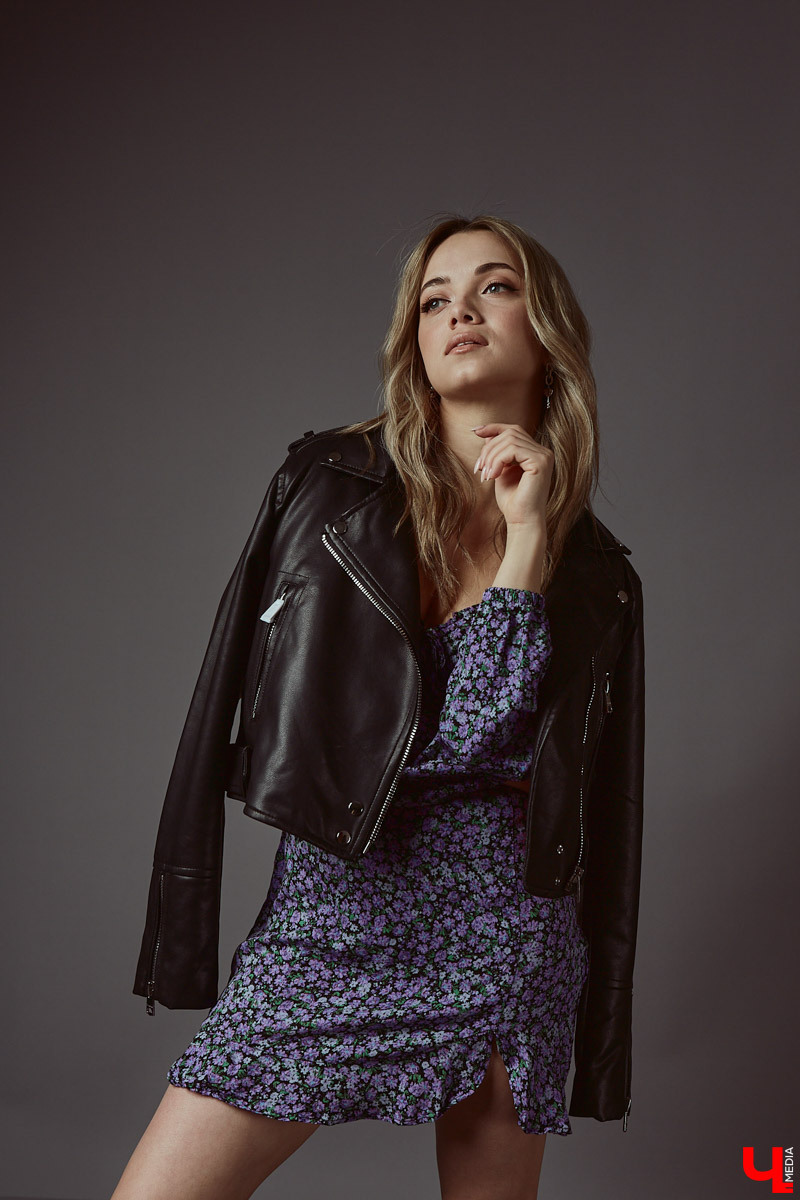 Сменила скучный дресс-код на повседневный кэжуал: стилист по прическам Виктория Черкунова представила нашему изданию свои любимые образы.