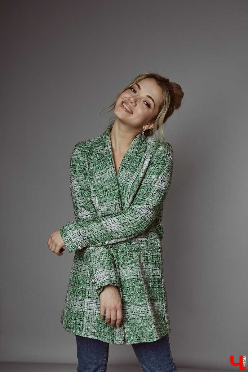 Сменила скучный дресс-код на повседневный кэжуал: стилист по прическам Виктория Черкунова представила нашему изданию свои любимые образы.