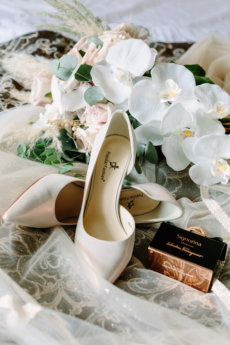 Стиль всегда кроется в мелочах. Свадьбы – не исключение, именно детали определяют, насколько продумано и гармонично ваше мероприятие. Вот почему им нужно уделить особое внимание.