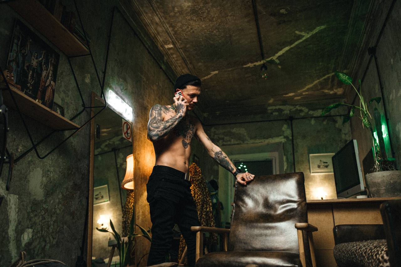 Владимирский мастер на все руки Сергей Кипер осуществил свою мечту: теперь он живет в самом центре города в лофт-квартире. Самостоятельная «настройка» отопления, канализации и водопровода — во сколько обошелся «ремонт по наитию»?