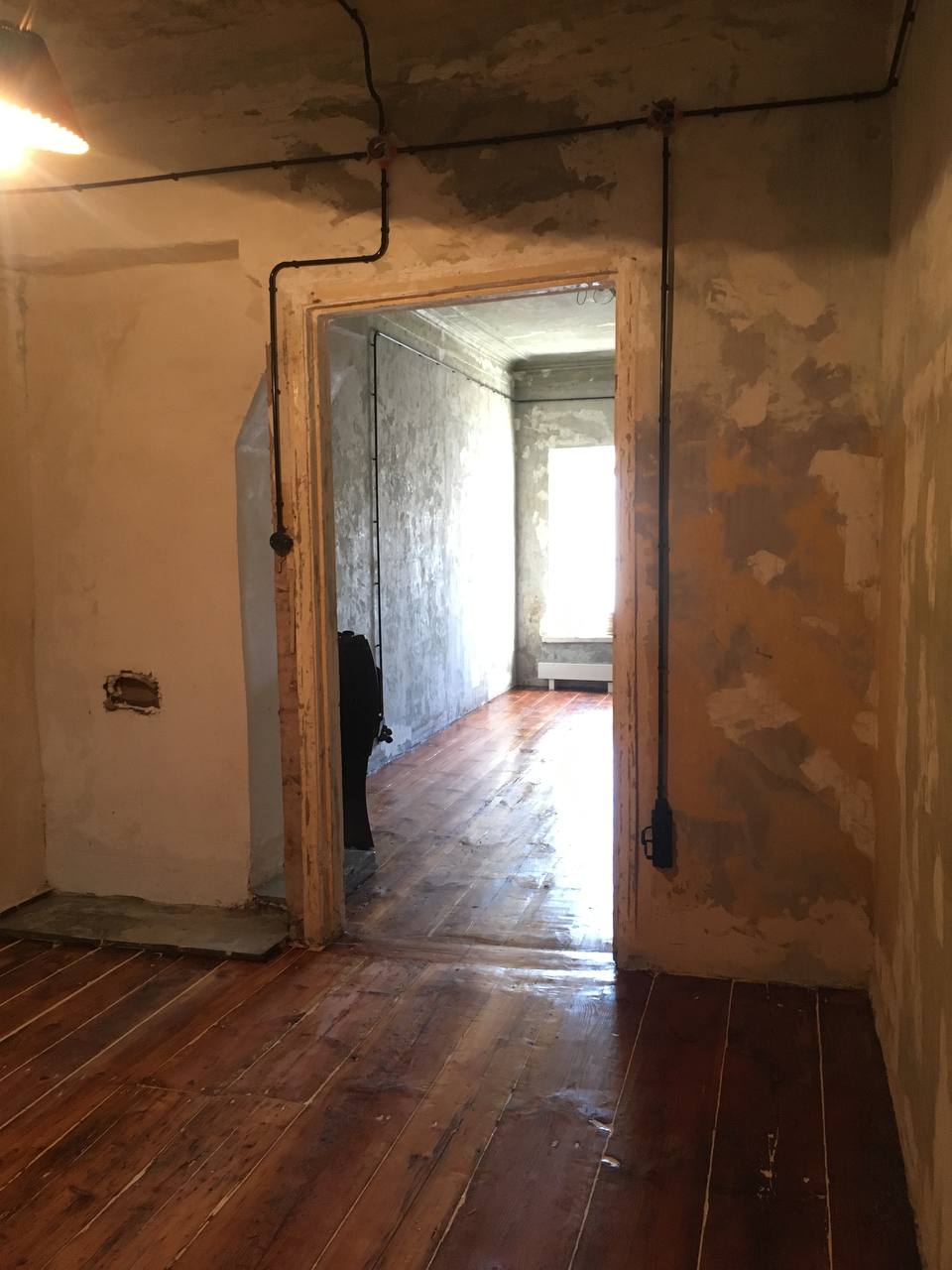 Владимирский мастер на все руки Сергей Кипер осуществил свою мечту: теперь он живет в самом центре города в лофт-квартире. Самостоятельная «настройка» отопления, канализации и водопровода — во сколько обошелся «ремонт по наитию»?