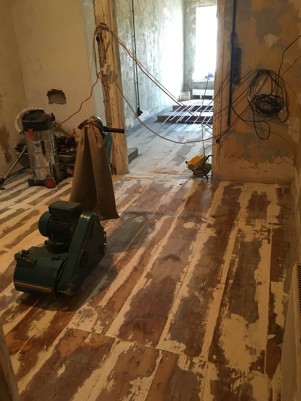 Владимирский мастер на все руки Сергей Кипер осуществил свою мечту: теперь он живет в самом центре города в лофт-квартире. Самостоятельная «настройка» отопления, канализации и водопровода — во сколько обошелся «ремонт по наитию»?