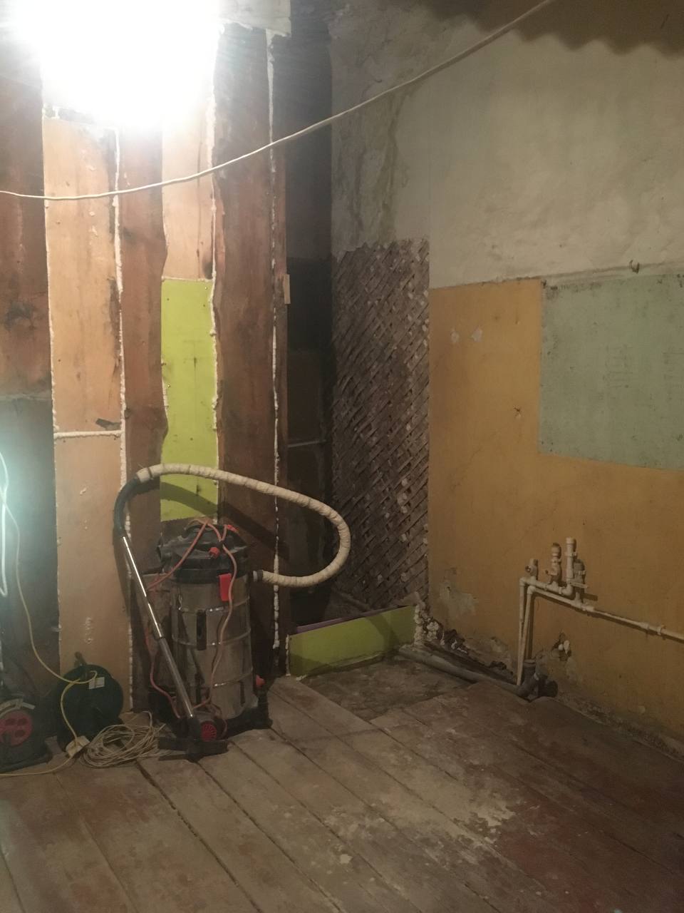 Владимирский мастер на все руки Сергей Кипер осуществил свою мечту: теперь он живет в самом центре города в лофт-квартире. Самостоятельная «настройка» отопления, канализации и водопровода — во сколько обошелся «ремонт по наитию»?