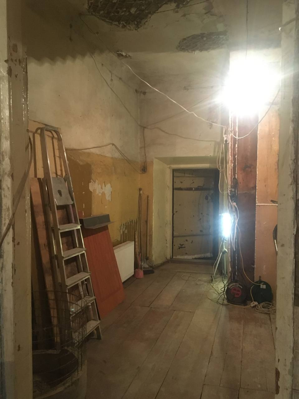 Владимирский мастер на все руки Сергей Кипер осуществил свою мечту: теперь он живет в самом центре города в лофт-квартире. Самостоятельная «настройка» отопления, канализации и водопровода — во сколько обошелся «ремонт по наитию»?