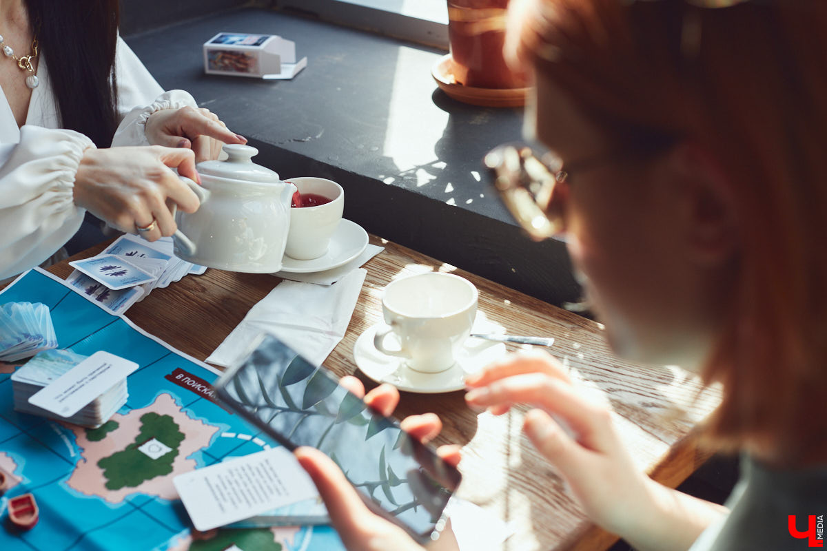 Настолки - это не всегда просто приятный досуг. Бывают еще и трансформационные игры. Участвуя в них, люди прорабатывают свои внутренние проблемы. Как это происходит, объяснила психолог Мария Точина.