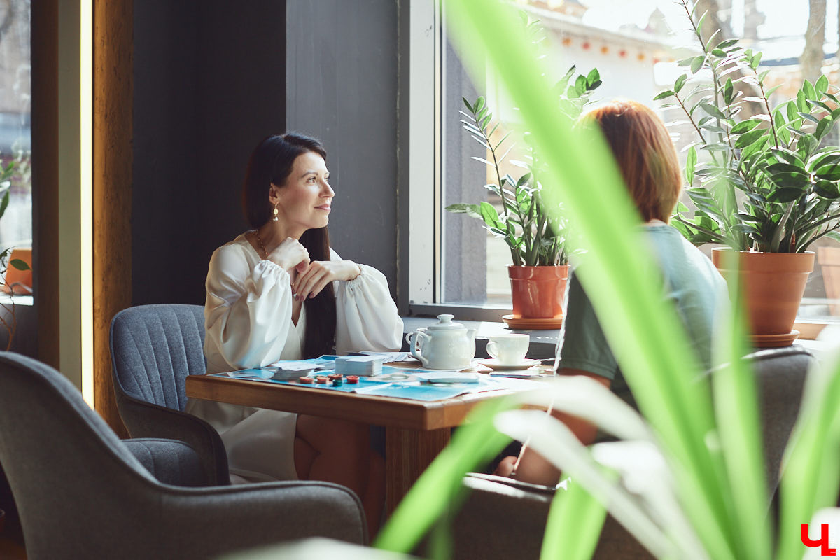 Настолки - это не всегда просто приятный досуг. Бывают еще и трансформационные игры. Участвуя в них, люди прорабатывают свои внутренние проблемы. Как это происходит, объяснила психолог Мария Точина.