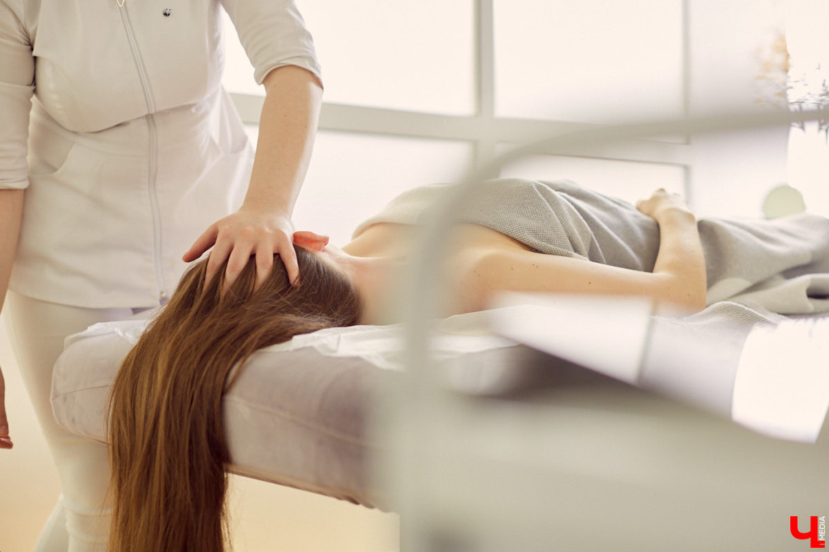 Подтягиваем овал лица, убираем отечность и круги под глазами: все это можно получить после глубокотканного массажа. В чем суть, каковы рекомендации и «бьюти-последствия» процедуры, разбирались вместе с косметологом-эстетистом.