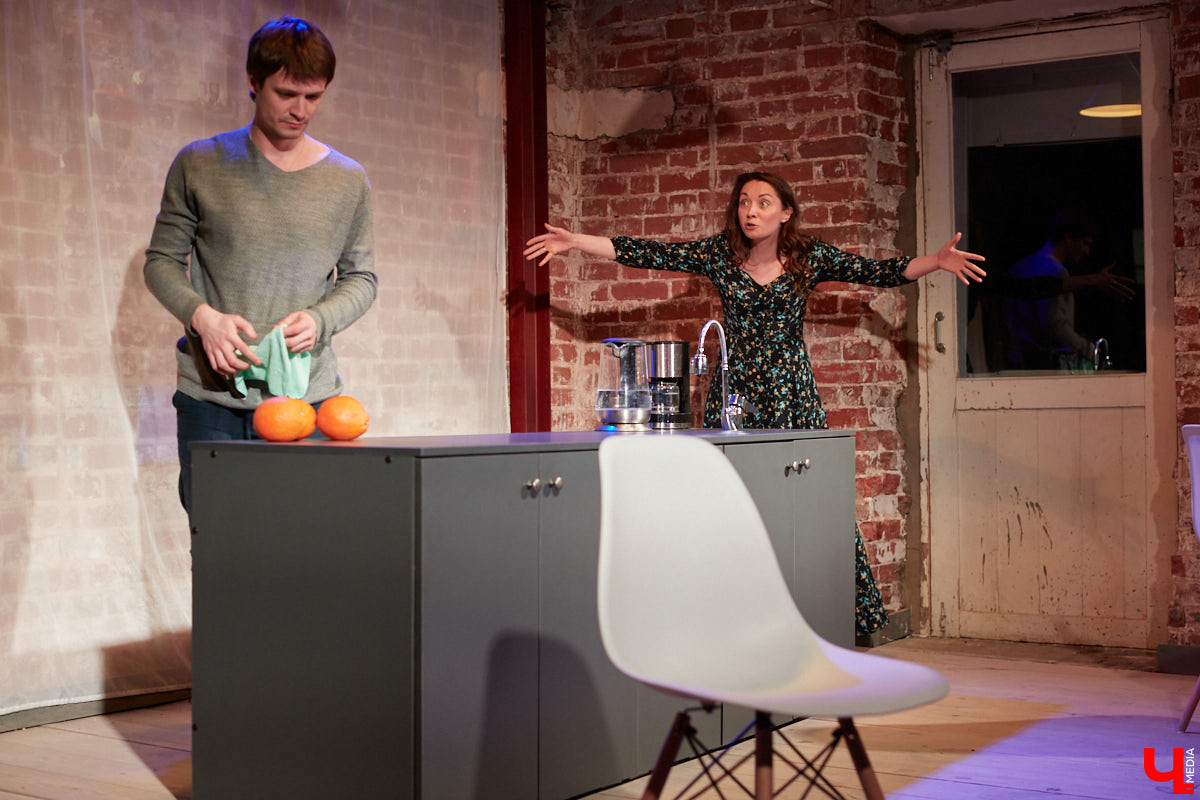 История разваливающейся любви, знакомая каждому. Откровения владимирских актеров в пьесе Ивана Вырыпаева «Солнечная линия».