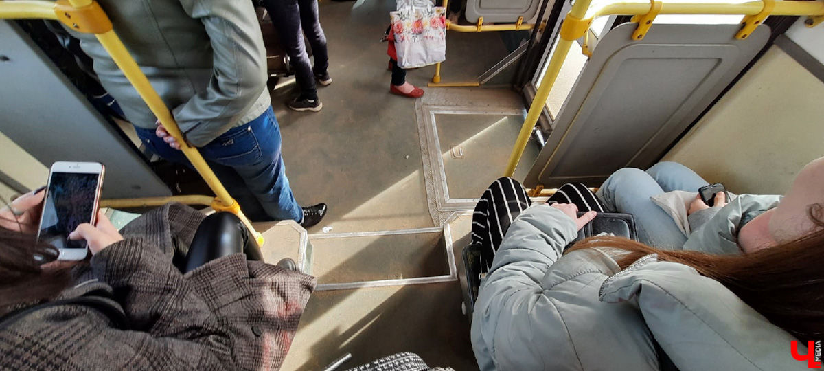 Утро понедельника могло быть очень хмурым. АДМ, перевозчик, отвечающий за 15 маршрутов, грозился резко свернуть работу. Но транспорт все же вышел. Мы порадовались, а заодно оценили качество автобусов в нашем городе.