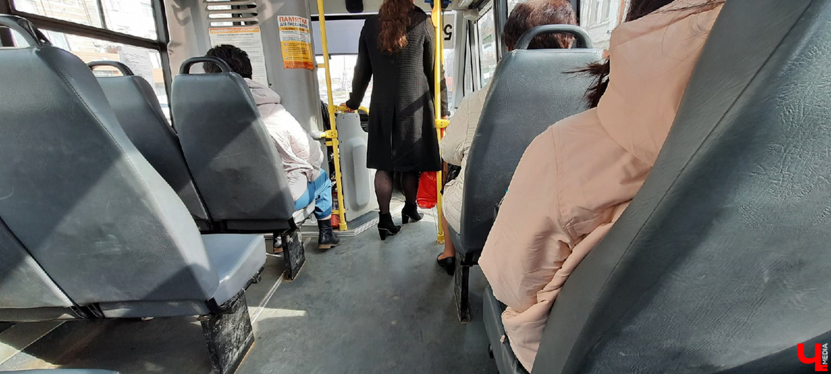 Утро понедельника могло быть очень хмурым. АДМ, перевозчик, отвечающий за 15 маршрутов, грозился резко свернуть работу. Но транспорт все же вышел. Мы порадовались, а заодно оценили качество автобусов в нашем городе.