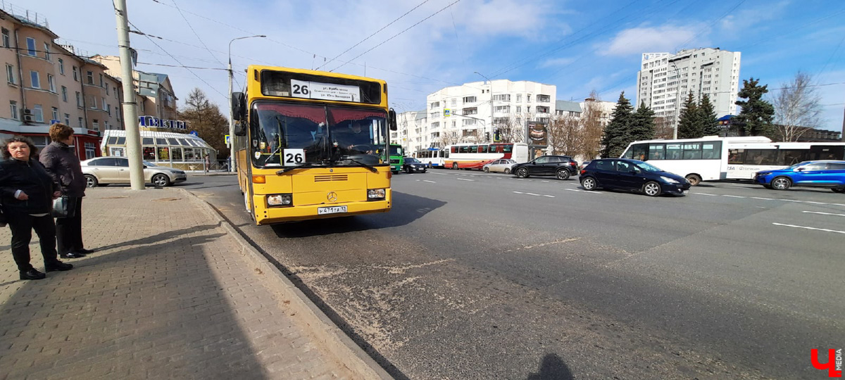 Утро понедельника могло быть очень хмурым. АДМ, перевозчик, отвечающий за 15 маршрутов, грозился резко свернуть работу. Но транспорт все же вышел. Мы порадовались, а заодно оценили качество автобусов в нашем городе.