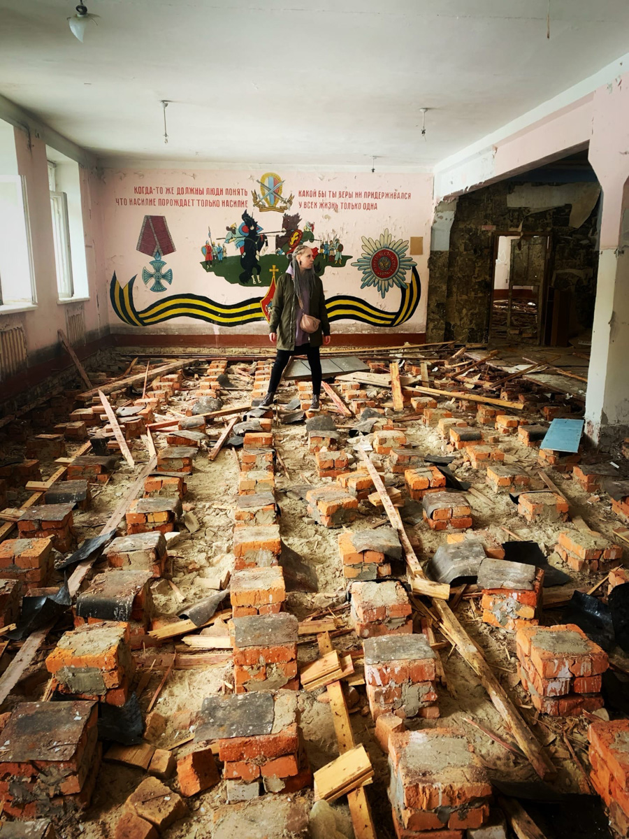 Что делать, если ты получил приглашение на съемку от сталкер-блогера? Конечно, соглашаться! Участница Youtube-шоу на канале «This is Rocket» Ната Доброта о страхах, темноте и путешествии по заброшке.