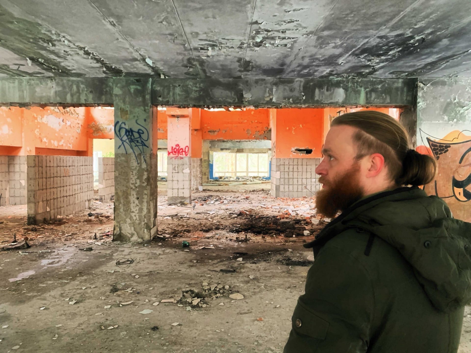 Что делать, если ты получил приглашение на съемку от сталкер-блогера? Конечно, соглашаться! Участница Youtube-шоу на канале «This is Rocket» Ната Доброта о страхах, темноте и путешествии по заброшке.