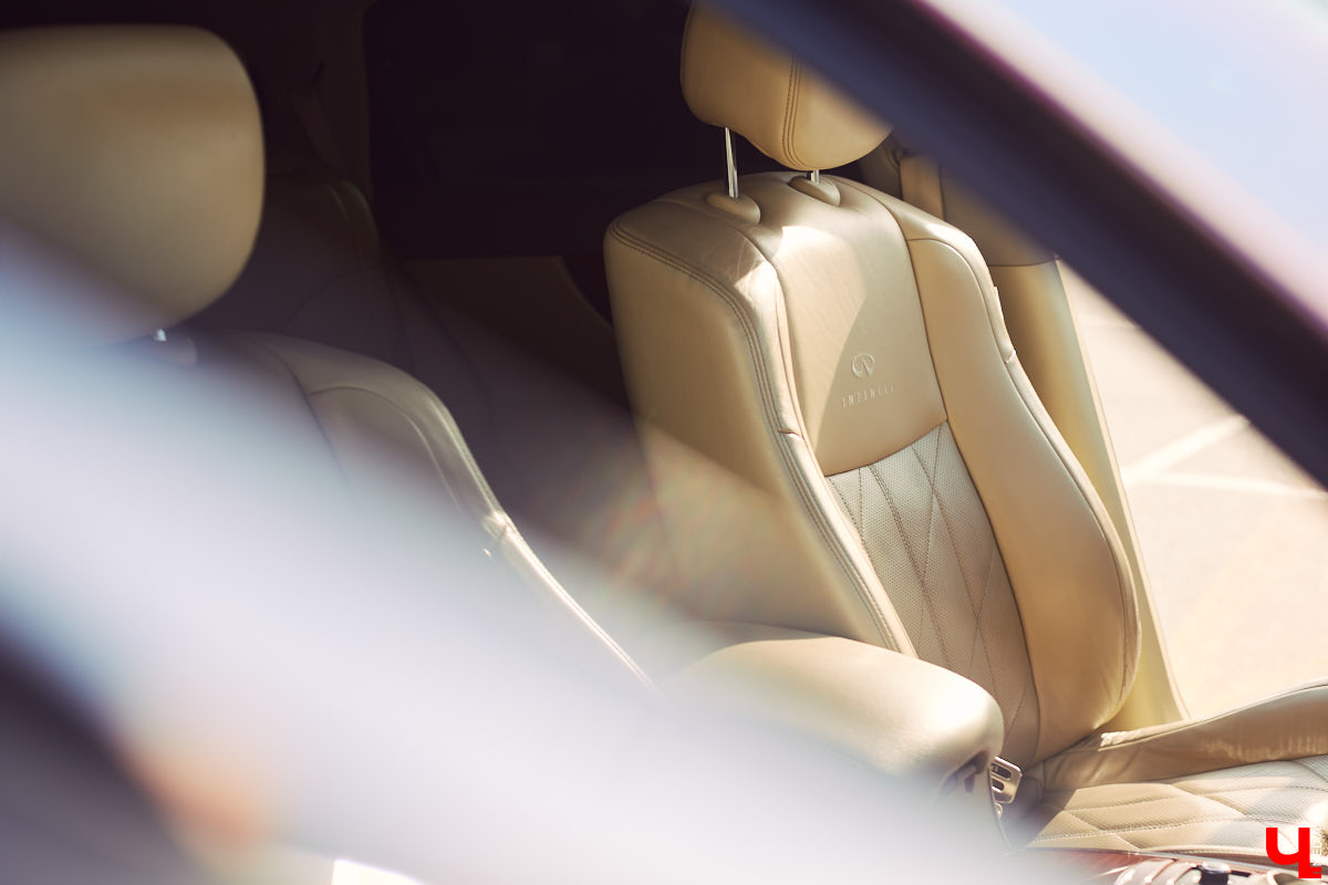 Татьяна Зубрик придумала для своей новой Infiniti FX35 удивительно яркий дизайн. О смелом тюнинге дорогого сердцу авто она рассказала нашему изданию.