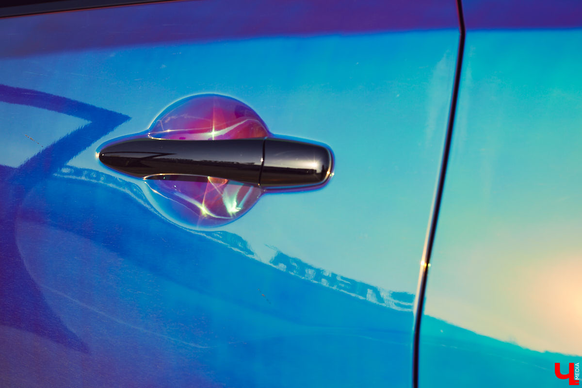 Татьяна Зубрик придумала для своей новой Infiniti FX35 удивительно яркий дизайн. О смелом тюнинге дорогого сердцу авто она рассказала нашему изданию.