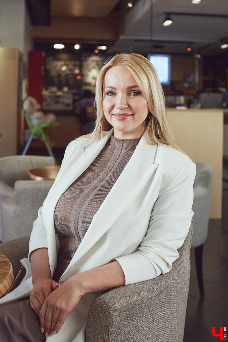 Женский закрытый клуб формируется из трех составляющих: красивые, успешные, богатые. Желаете присоединиться?