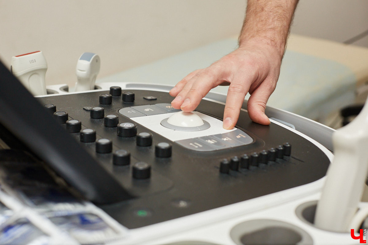 Сергей Голяков — врач широкого профиля. Гинеколог, онколог, маммолог — он каждый день сталкивается с разными пациентами и страшными для многих диагнозами. Где верная профилактика, а где стереотипы и мифы, разбирался «Ключ-Медиа».