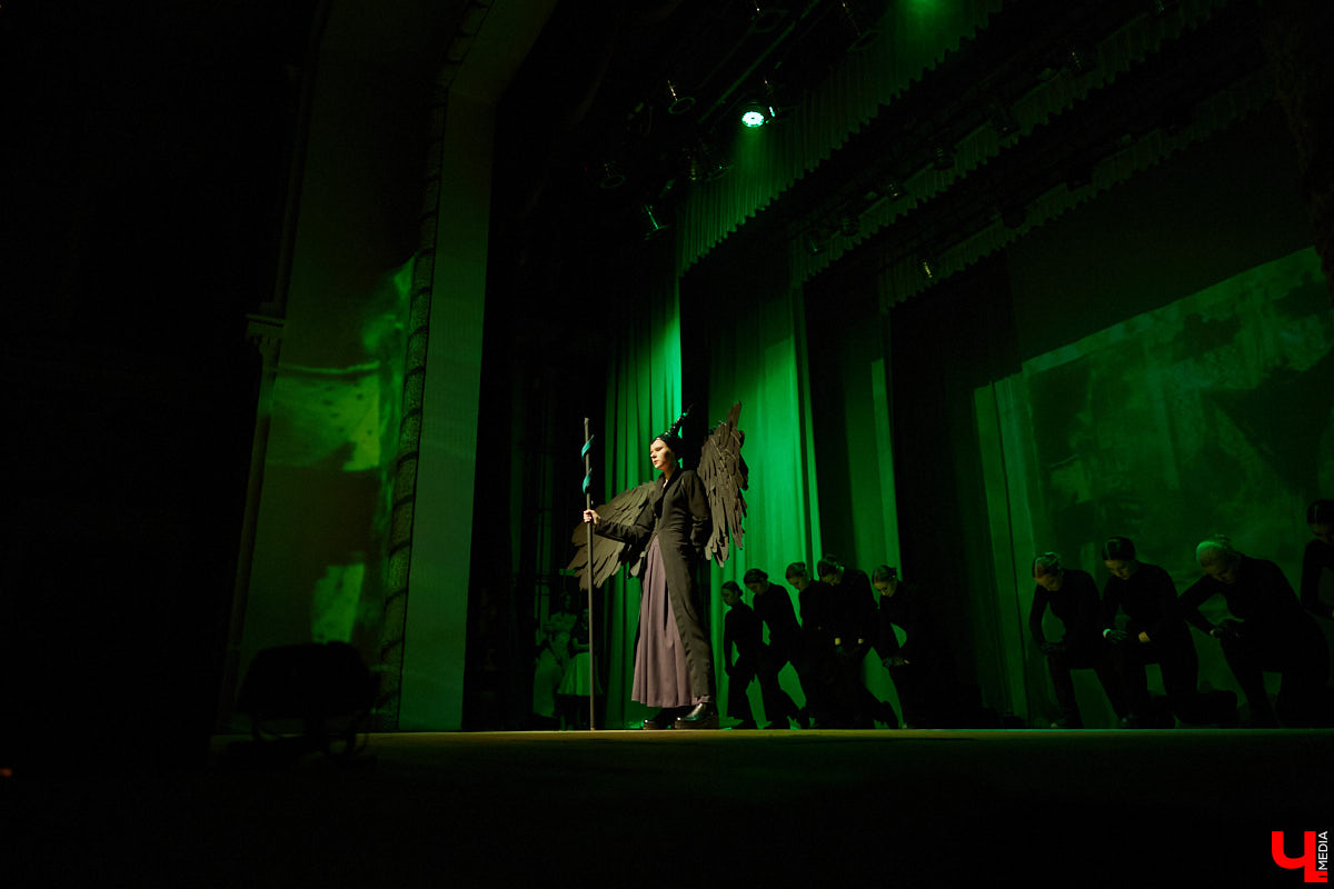 Студенты ждали своей «Весны» два года. Все это время они копили и шлифовали творческий материал. И вот, наконец, вышли на сцену ГДК, чтобы показать его. Смотрите, как прошел гала-концерт «Студенческой весны»!